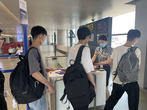 东航上新“抱团飞·学生惠”，开启毕业季探索之旅，并推课后看护暖心服务